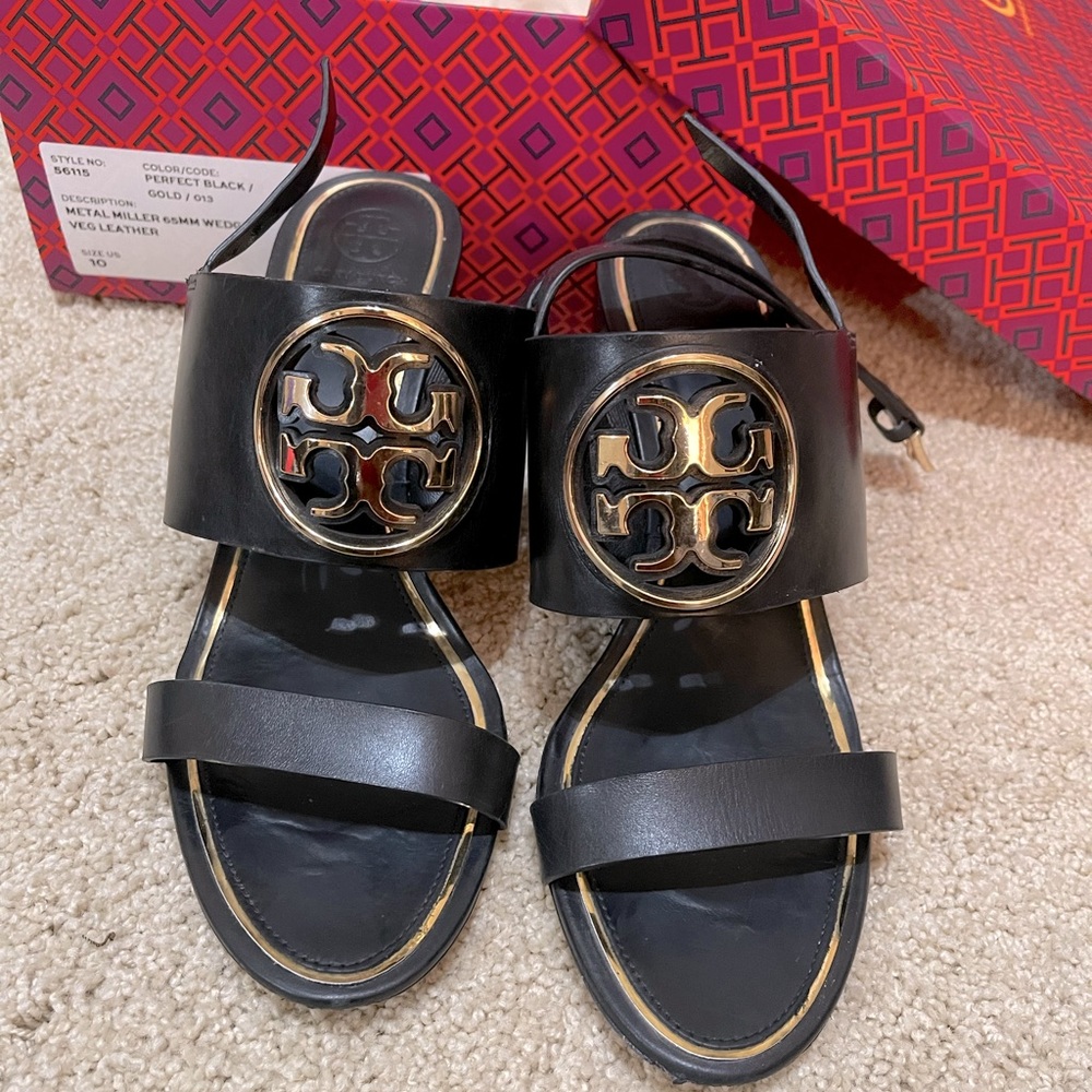 Tory Burch Metal Miller Wedge. Sz 10. Black and gold.